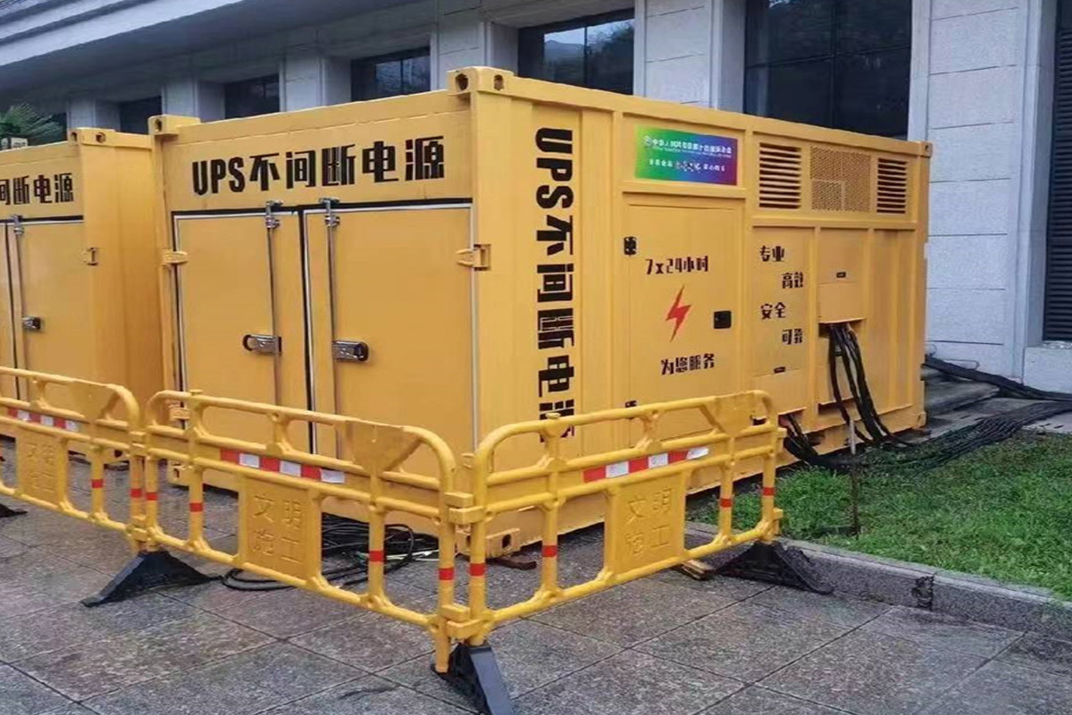 东英镇发电机租赁施工现场